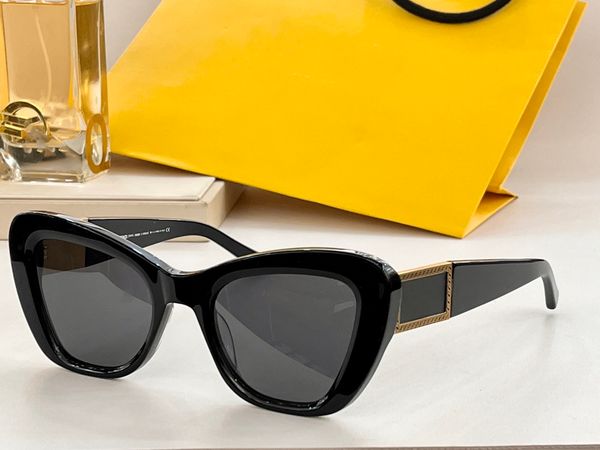 sunglasses for men and women designers summer 40069 funk style anti-ultraviolet retro eyewear full frame random box, White;black
sunglasses for men and women designers summer 40069 funk style anti-ultraviolet retro eyewear full frame random box, White;black