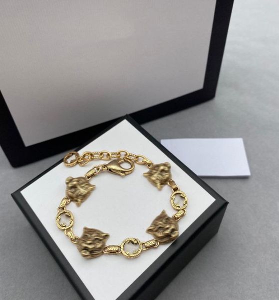 luxurys designer cuff bracelets bangles for women fashion jewelry charm jewelrys accessories trendy elegant classic elegants6342786, Golden;silver
luxurys designer cuff bracelets bangles for women fashion jewelry charm jewelrys accessories trendy elegant classic elegants6342786, Golden;silver