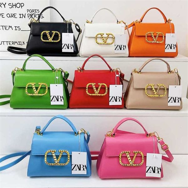 handbag 2023 fashion women's bag leather quality handbag fashionable shoulder simple fashion candy color handheld one shoulder crossbod
handbag 2023 fashion women's bag leather quality handbag fashionable shoulder simple fashion candy color handheld one shoulder crossbod
