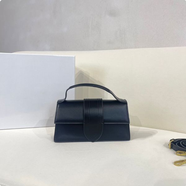 luxury brand underarm bag women's bag tote frosted suede material handbag crossbody bag fashion simple mini purse size: 20 x 15 x 8.5 c
luxury brand underarm bag women's bag tote frosted suede material handbag crossbody bag fashion simple mini purse size: 20 x 15 x 8.5 c