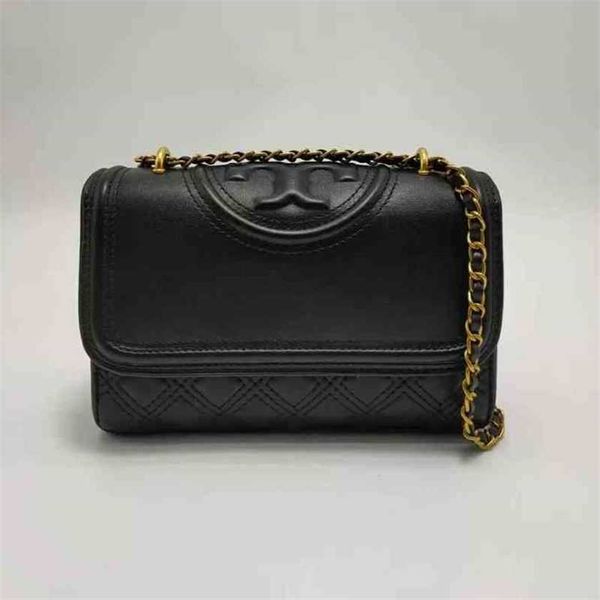 handbag foreign trade new european and american fashion temperament simple solid color embossed rhombic lattice flip single factory outlet, Black
handbag foreign trade new european and american fashion temperament simple solid color embossed rhombic lattice flip single factory outlet, Black