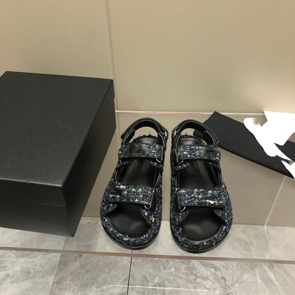 2023 designer women's sandals women's slippers crystal calfskin casual shoes quilted platform summer beach 35-42 with box, Black
2023 designer women's sandals women's slippers crystal calfskin casual shoes quilted platform summer beach 35-42 with box, Black
