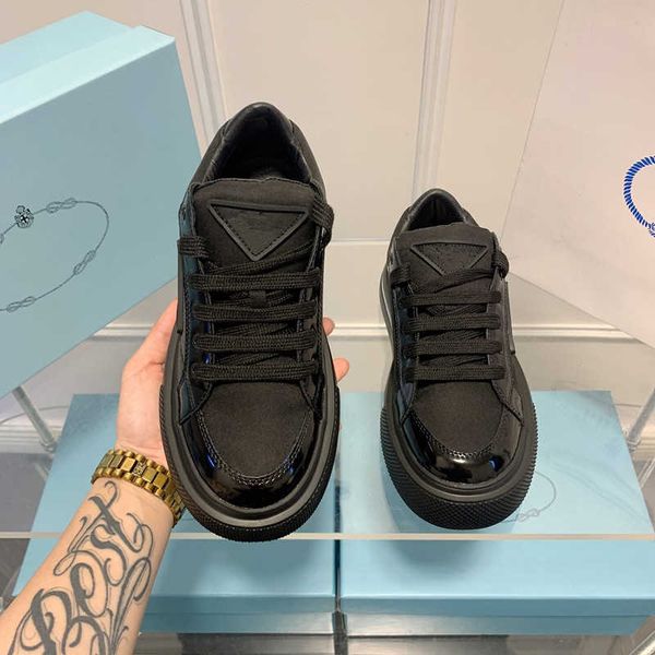 luxurys designers shoe platform 4cm casual women shoes low re-nylon sneaker thick bottom sneakers black white triangle trainer womens traine
luxurys designers shoe platform 4cm casual women shoes low re-nylon sneaker thick bottom sneakers black white triangle trainer womens traine