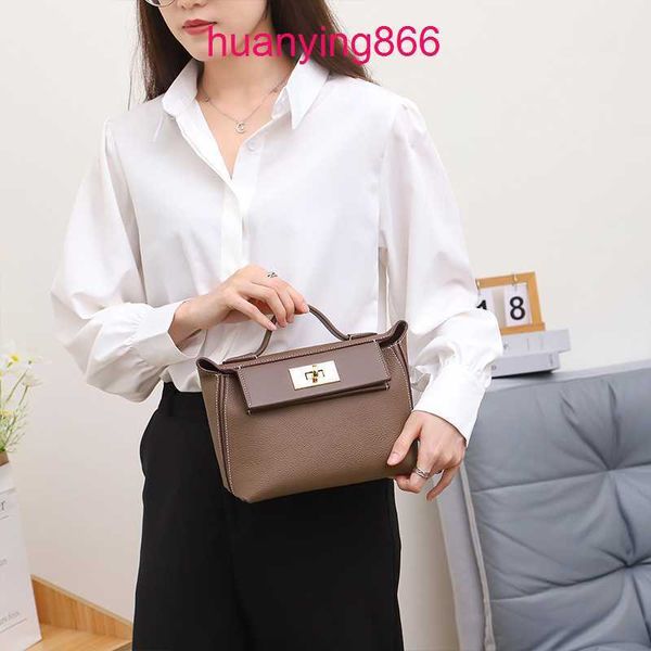 for designer herms's bags woman leather cow 2424 mini kelys's lock buckle single shoulder diagonal cross large capacity fashionabl
for designer herms's bags woman leather cow 2424 mini kelys's lock buckle single shoulder diagonal cross large capacity fashionabl