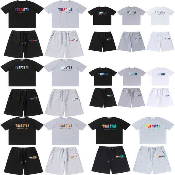 trapstar new rainbow letter gradient towel embroidery short sleeve t-shirt loose high street casual shorts set, Black;white
trapstar new rainbow letter gradient towel embroidery short sleeve t-shirt loose high street casual shorts set, Black;white