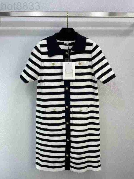 runway dresses designer milan 2023 spring summer short sleeve lapel neck panelled brand same style jvem, Black
runway dresses designer milan 2023 spring summer short sleeve lapel neck panelled brand same style jvem, Black
