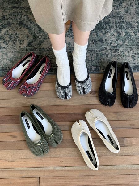 dress shoes new woman microfiber canvas comfy flats split toe slippers soft bottom loafers brief ladies moccasins tabi ninja shoes 5 colors, Black
dress shoes new woman microfiber canvas comfy flats split toe slippers soft bottom loafers brief ladies moccasins tabi ninja shoes 5 colors, Black