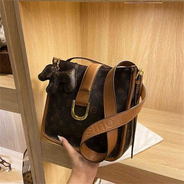 handbag 2023 fashion women's bag leather quality handbag glory room messenger small crowd shoulder sense bag
handbag 2023 fashion women's bag leather quality handbag glory room messenger small crowd shoulder sense bag