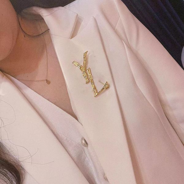 luxury fashion bronzing designer men womens brooch pins brand gold letter suit dress pin for lady designer jewelry, Gray
luxury fashion bronzing designer men womens brooch pins brand gold letter suit dress pin for lady designer jewelry, Gray