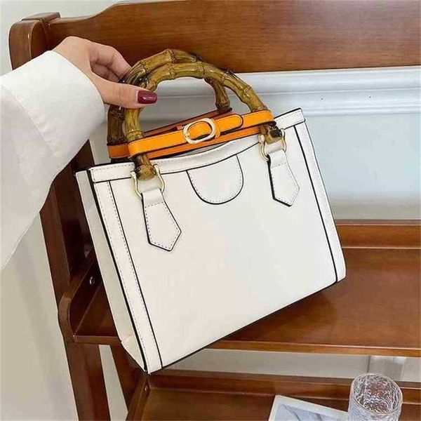 handbag 2023 fashion women's bag leather quality handbag women's portable shoulder messenger tote simple style bamboo slub bag
handbag 2023 fashion women's bag leather quality handbag women's portable shoulder messenger tote simple style bamboo slub bag