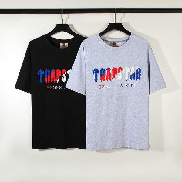 trapstar rainbow letter gradient towel embroidery short sleeve t-shirt men's fog high street loose casual t-shirt women, Black;white
trapstar rainbow letter gradient towel embroidery short sleeve t-shirt men's fog high street loose casual t-shirt women, Black;white