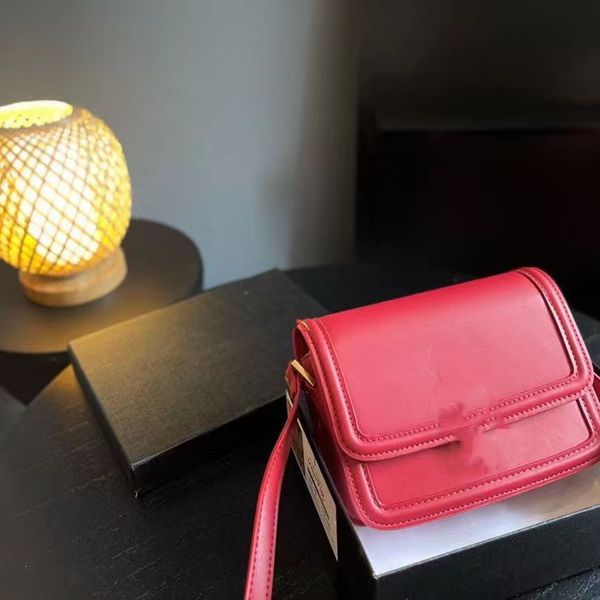 luxurys fashion handbags shoulder designer bags metal chain women handbag genuine leather bag flip cover diagonal messenger
luxurys fashion handbags shoulder designer bags metal chain women handbag genuine leather bag flip cover diagonal messenger