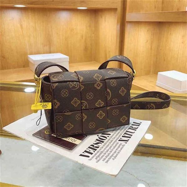 handbag 2023 fashion women's bag leather quality handbag spring korean version style small square shoulder messenger portable women
handbag 2023 fashion women's bag leather quality handbag spring korean version style small square shoulder messenger portable women