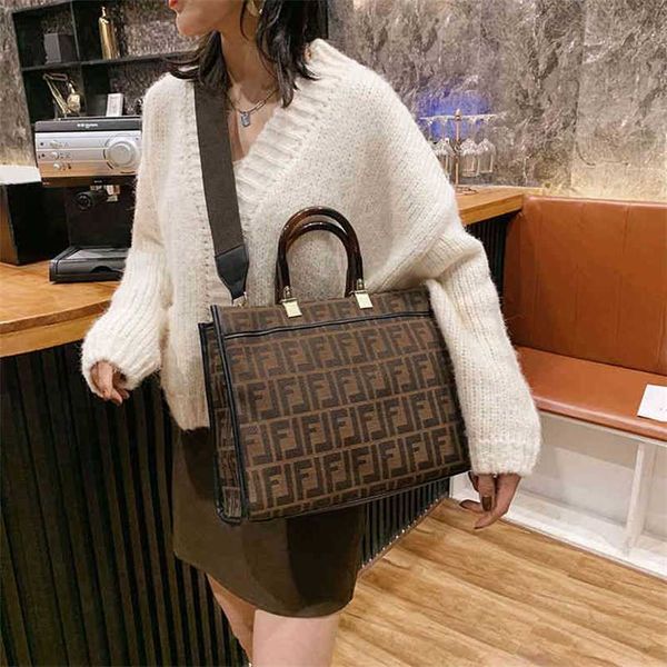 handbag big home one shoulder slanting cross portable tote bag large capacity fashion factory outlet, Black
handbag big home one shoulder slanting cross portable tote bag large capacity fashion factory outlet, Black