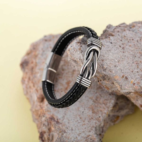 s jewelry simple two-color leather men's stainless steel magnet buckle trend bracelet creative accessories, Black
s jewelry simple two-color leather men's stainless steel magnet buckle trend bracelet creative accessories, Black