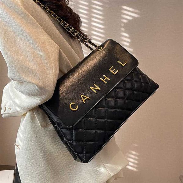 handbag 2023 fashion women's bag leather quality handbag fashionable and fashion large capacity messenger chain rhombus single shoulder
handbag 2023 fashion women's bag leather quality handbag fashionable and fashion large capacity messenger chain rhombus single shoulder