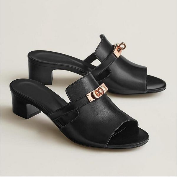 luxury designer women candy sandals shoes goatskin permabrass-plated kelly buckle flip flops brown white black slip on lady beach slippers e
luxury designer women candy sandals shoes goatskin permabrass-plated kelly buckle flip flops brown white black slip on lady beach slippers e