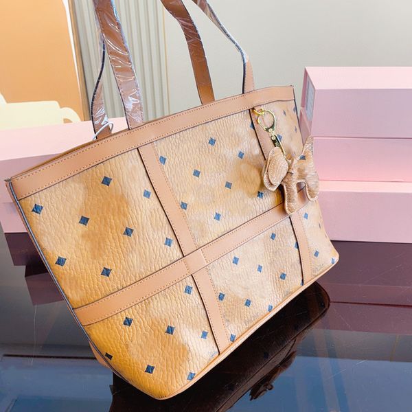 women's handbag designer tote bag internet red shopping bag brand leather one shoulder bag with rabbit pendant original handbag new pro 
women's handbag designer tote bag internet red shopping bag brand leather one shoulder bag with rabbit pendant original handbag new pro