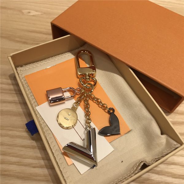 keychain luxury designer gold metal key buckle classic brand letter rose lock star pendant stylish keychains bag keys ornaments, Silver
keychain luxury designer gold metal key buckle classic brand letter rose lock star pendant stylish keychains bag keys ornaments, Silver