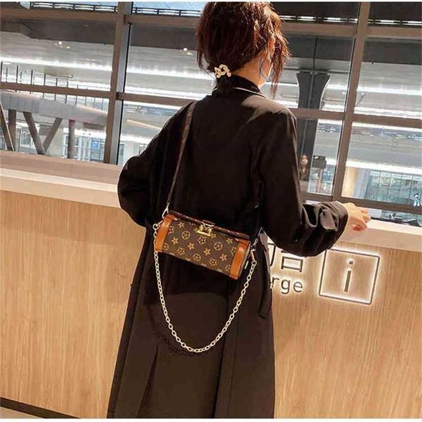 handbag 2023 fashion women's bag leather quality handbag women's trend chain soft handle messenger shoulder bag
handbag 2023 fashion women's bag leather quality handbag women's trend chain soft handle messenger shoulder bag