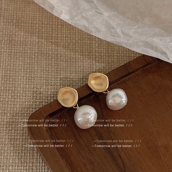 shaped irregular freshwater pearl matte stud earrings for women temperament retro copper plated gold jewelry, Golden;silver
shaped irregular freshwater pearl matte stud earrings for women temperament retro copper plated gold jewelry, Golden;silver