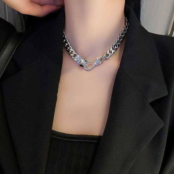 exaggerated fashion simple personality trendy neck with diamond small snake necklace net red design female collarbone chain, Silver
exaggerated fashion simple personality trendy neck with diamond small snake necklace net red design female collarbone chain, Silver