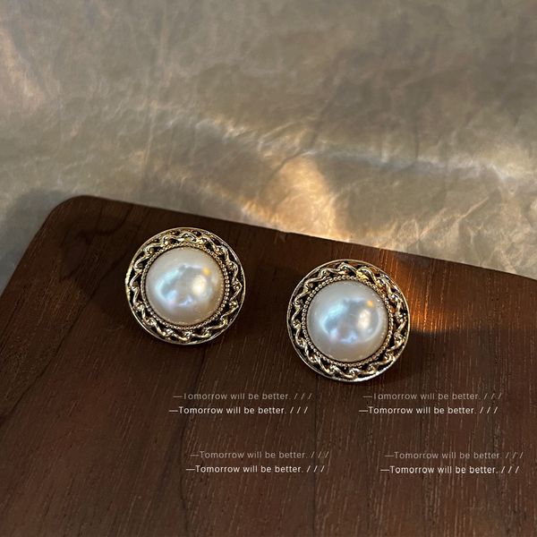 trendy style imitation pearl design stud earrings for women exquisite daily wearable jewelry elegant wedding accessories, Golden;silver
trendy style imitation pearl design stud earrings for women exquisite daily wearable jewelry elegant wedding accessories, Golden;silver