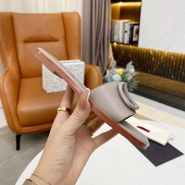 2023 new designer women's slippers ladies cartoon big head slide oran classic open toe casual slide genuine soft leather metal drill bu, Black
2023 new designer women's slippers ladies cartoon big head slide oran classic open toe casual slide genuine soft leather metal drill bu, Black