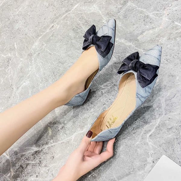 dress shoes 4243 size silk butterflyknot ballet flats woman loafers sneakers sequined cloth shoes women glitter pointed toe moccasins j23031, Black
dress shoes 4243 size silk butterflyknot ballet flats woman loafers sneakers sequined cloth shoes women glitter pointed toe moccasins j23031, Black