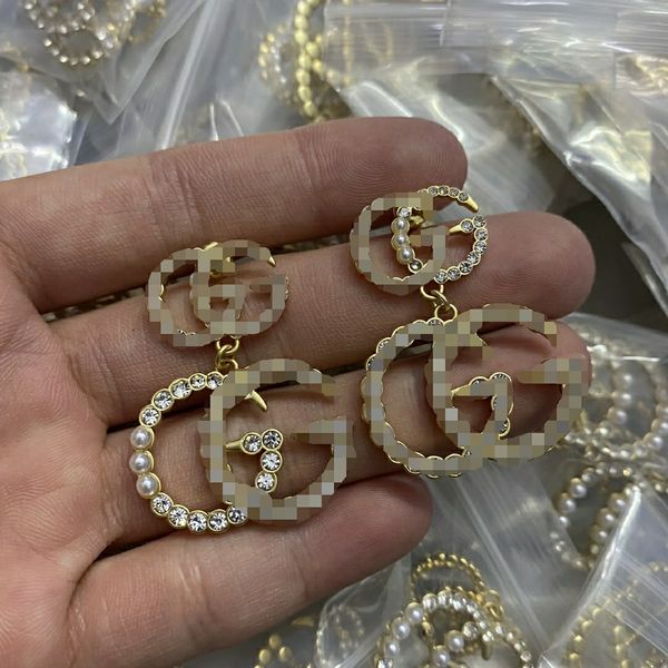 women 18k gold stud plated luxury brand designers letters geometric famous ladies round crystal rhinestone pearl earring wedding party jewer, Golden;silver
women 18k gold stud plated luxury brand designers letters geometric famous ladies round crystal rhinestone pearl earring wedding party jewer, Golden;silver