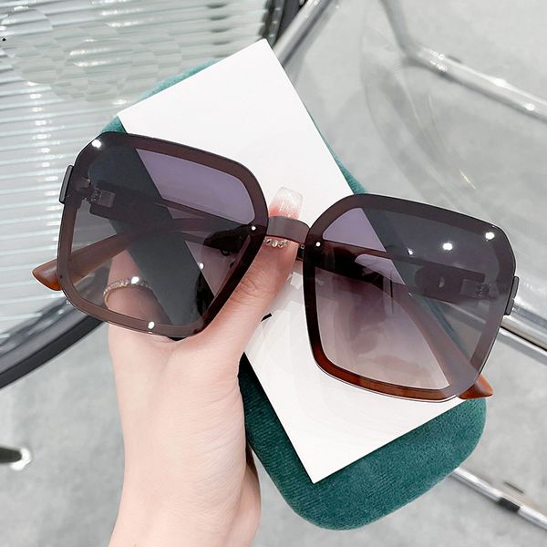 2023 fashion eyewear beachfashion designer women's sunglasses classic vintage men's sunglasses d family polygonal glasses, White;black
2023 fashion eyewear beachfashion designer women's sunglasses classic vintage men's sunglasses d family polygonal glasses, White;black