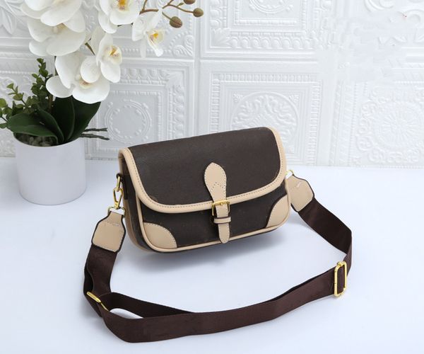vintage leather diane baguette shoulder crossbody bags hight quality designer luxury handbags odeon totes lady flap purse women messenger ba
vintage leather diane baguette shoulder crossbody bags hight quality designer luxury handbags odeon totes lady flap purse women messenger ba