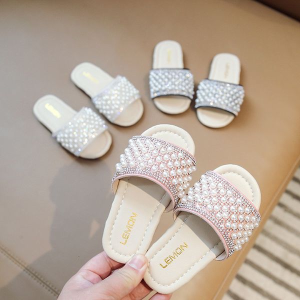 kids slippers spring girls fashion brand princess soft flats children pearl beach sandal outdoor dress baby shoes 210802, Black;red
kids slippers spring girls fashion brand princess soft flats children pearl beach sandal outdoor dress baby shoes 210802, Black;red