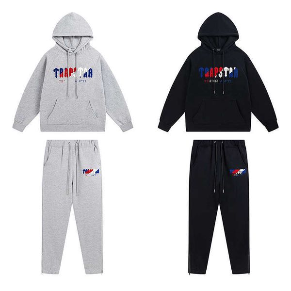 autumn and winter trapstar letter leisure youth cotton blue red towel embroidered plush men's and women's sweater pants set, Black;white
autumn and winter trapstar letter leisure youth cotton blue red towel embroidered plush men's and women's sweater pants set, Black;white