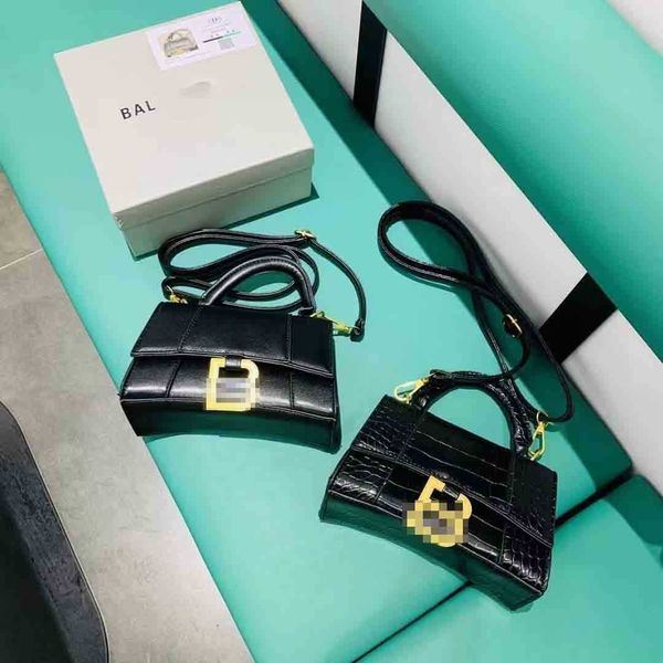 designer balencigas women bag advanced texture bag for women's summer 2023 new fashion design for small crowd single shoulder messenger
designer balencigas women bag advanced texture bag for women's summer 2023 new fashion design for small crowd single shoulder messenger