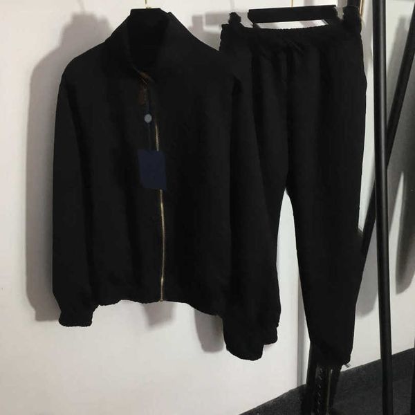 23ss designer women brand tracksuit set classic logo jacquard stand-up collar long sleeve zipper coat elastic waist casual trousers women cl, Gray
23ss designer women brand tracksuit set classic logo jacquard stand-up collar long sleeve zipper coat elastic waist casual trousers women cl, Gray