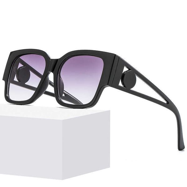 fashion large frame sunglasses womens candy color personalized hollow out street santi ultraviolet, White;black
fashion large frame sunglasses womens candy color personalized hollow out street santi ultraviolet, White;black