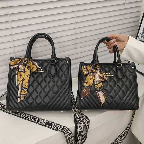 handbag 2023 fashion women's bag leather quality handbag lattice texture backpack women's wide shoulder strap shoulder messenger l
handbag 2023 fashion women's bag leather quality handbag lattice texture backpack women's wide shoulder strap shoulder messenger l