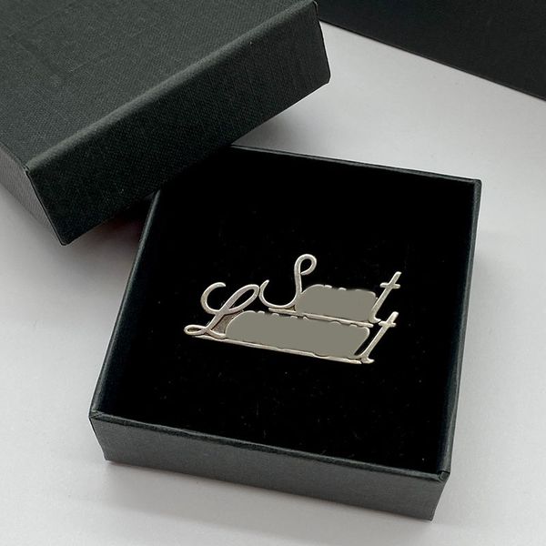 designer brooches fashion broche for woman brand classic letters mens clothing gold silver luxurys brooch jewelry pins 2303119z, Gray
designer brooches fashion broche for woman brand classic letters mens clothing gold silver luxurys brooch jewelry pins 2303119z, Gray