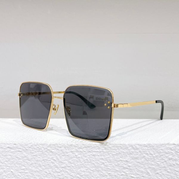 sunglasses for men women summer 40238 designers style anti-ultraviolet retro plate full frame random box, White;black
sunglasses for men women summer 40238 designers style anti-ultraviolet retro plate full frame random box, White;black