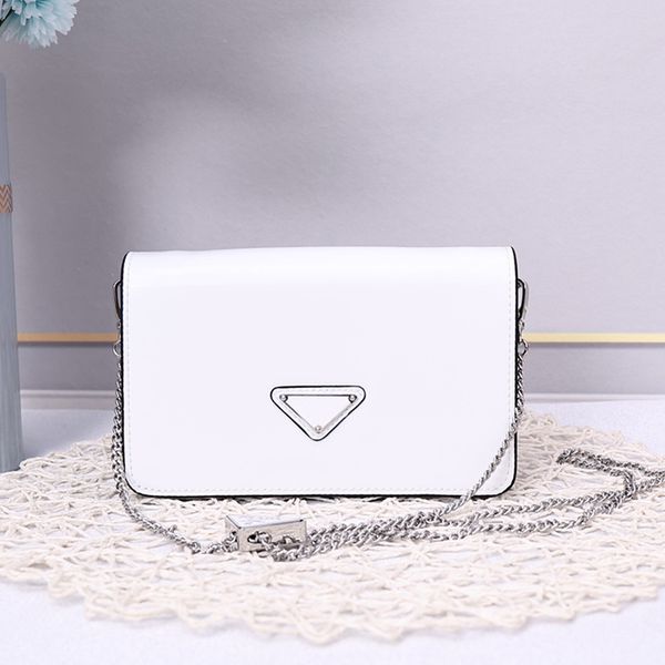 luxury women's single shoulder bag 2023 new crossbody mini chain bag fashion trend triangle label bright face leather purse designer ba
luxury women's single shoulder bag 2023 new crossbody mini chain bag fashion trend triangle label bright face leather purse designer ba
