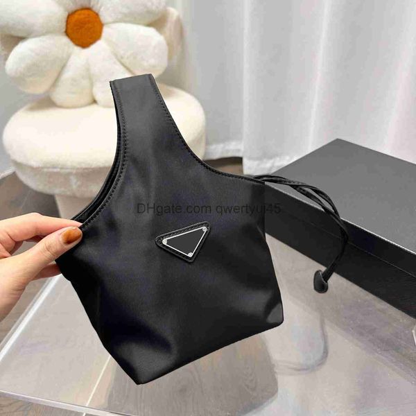 qwertyui45 clutch bags mini women tote bag bags fashion casual handbag crossbody designer baguette luxury mens pvcbarrel-shaped 031123h
qwertyui45 clutch bags mini women tote bag bags fashion casual handbag crossbody designer baguette luxury mens pvcbarrel-shaped 031123h