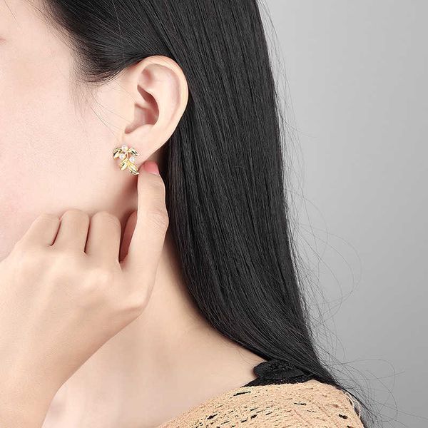 eearings s925 sterling gold leaf pearl women's simple personality trend fashion exquisite small silver earrings linka, Golden
eearings s925 sterling gold leaf pearl women's simple personality trend fashion exquisite small silver earrings linka, Golden