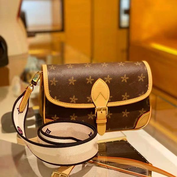 designer bag for women shoulder package messenger totes fashion metallic handbags classic gift wholesale soft leather travel holiday exquisi
designer bag for women shoulder package messenger totes fashion metallic handbags classic gift wholesale soft leather travel holiday exquisi