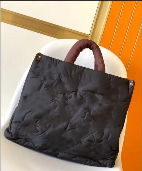 fashion designer woman bag shoulder bag handbag winter on the go gm tote bag econyl regenerated nylon womens designers handbag monograms sou
fashion designer woman bag shoulder bag handbag winter on the go gm tote bag econyl regenerated nylon womens designers handbag monograms sou