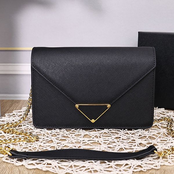 women's clamshell type one shoulder bag triangle enamel metal label leather crossbody bag portable chain women's bag cross cowhide
women's clamshell type one shoulder bag triangle enamel metal label leather crossbody bag portable chain women's bag cross cowhide