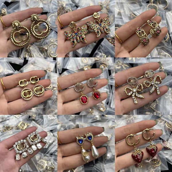 fashion charm earrings gu lion double g letter g luxury designer diamond pearl earrings for mens womens jewelers original packaging, Golden
fashion charm earrings gu lion double g letter g luxury designer diamond pearl earrings for mens womens jewelers original packaging, Golden