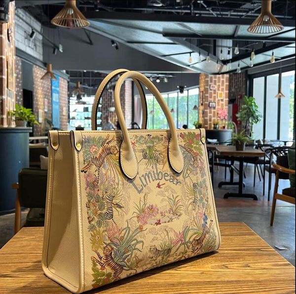 genuine leather women bag classic brand designer bag clutch handbag luxury printing shopping package fashion high-capacity evening bag tote
genuine leather women bag classic brand designer bag clutch handbag luxury printing shopping package fashion high-capacity evening bag tote