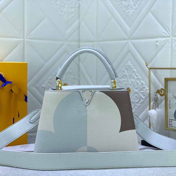 luxury designer tote bag women's handbag large capacity crossbody bag cowhide multi-color purse letter logo shopping shoulder messenger
luxury designer tote bag women's handbag large capacity crossbody bag cowhide multi-color purse letter logo shopping shoulder messenger