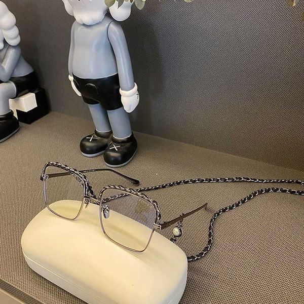 50%off luxury designer sunglasses new glasses the same type of women's square leg sunglasses chain sun glasses for sale hrn7, White;black
50%off luxury designer sunglasses new glasses the same type of women's square leg sunglasses chain sun glasses for sale hrn7, White;black